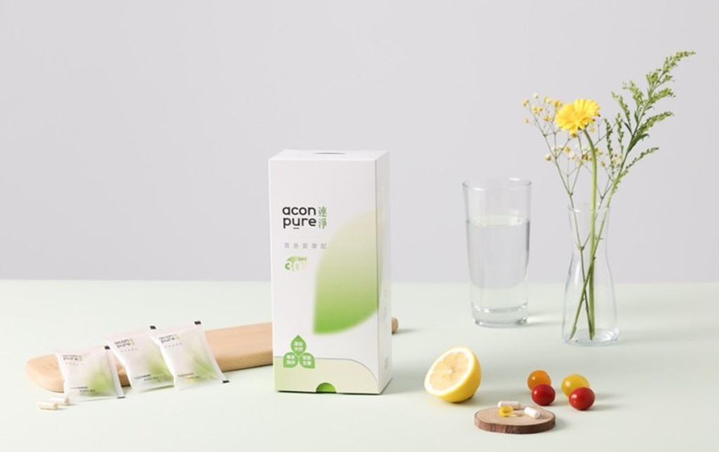 寶島愛康配總監劉運立，於全人健康照護高峰永續微笑論壇中，提供符合不同需求的健康管理建議。